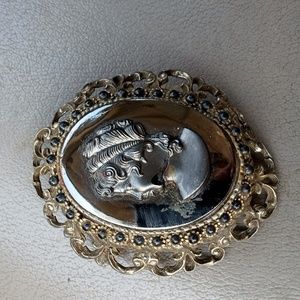 Antique Cameo pin/Neclace